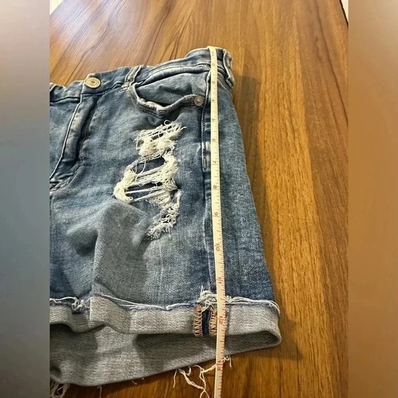AMERICAN EAGLE Women’s Distressed Stretchy Curvy Hi-Rise Shortie Shorts Size 8 - Picture 8 of 14
